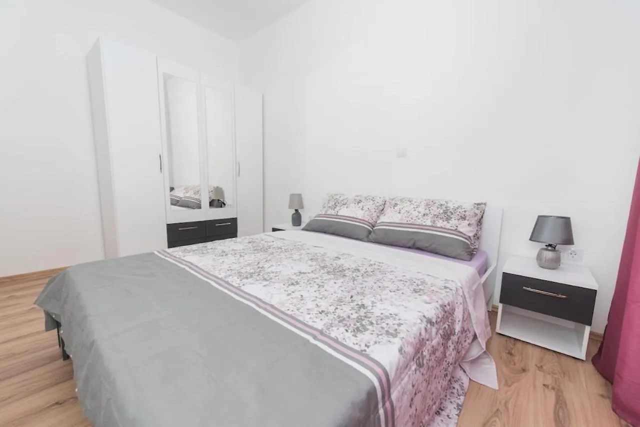 Apartments Dzeki Split