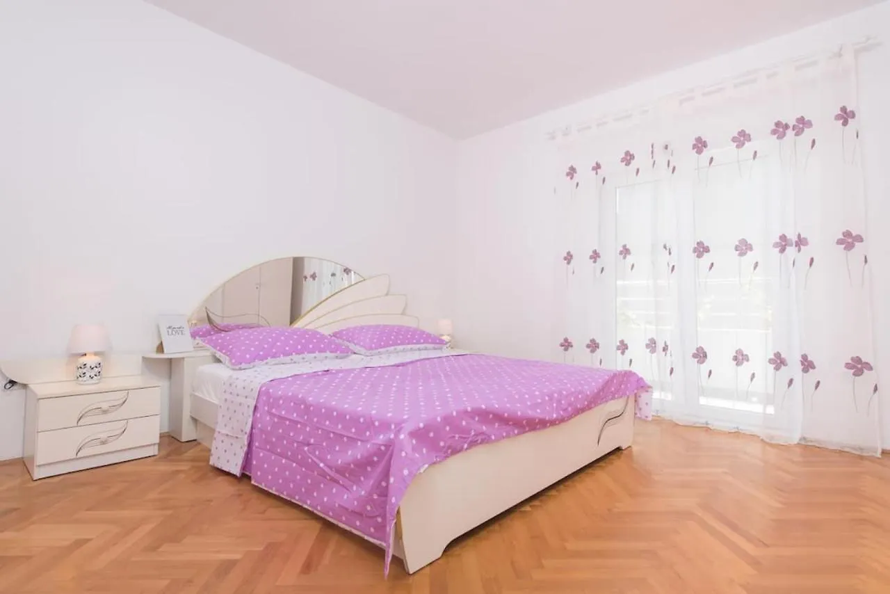 Apartments Dzeki Split 0*,
