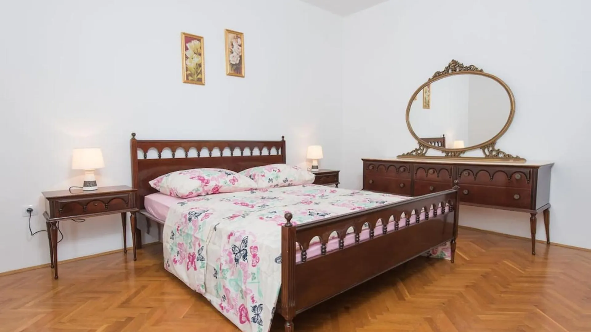 Apartments Dzeki location