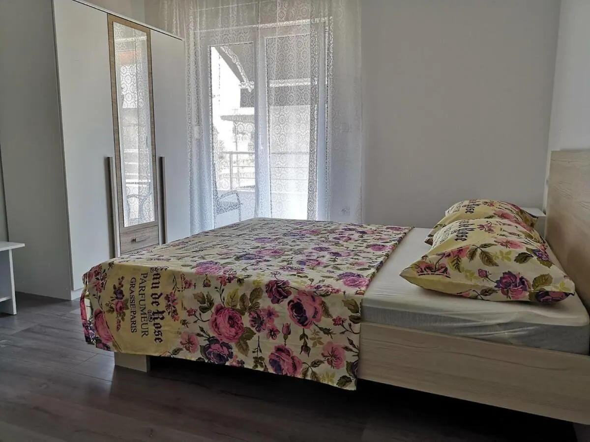 Apartments Dzeki Split