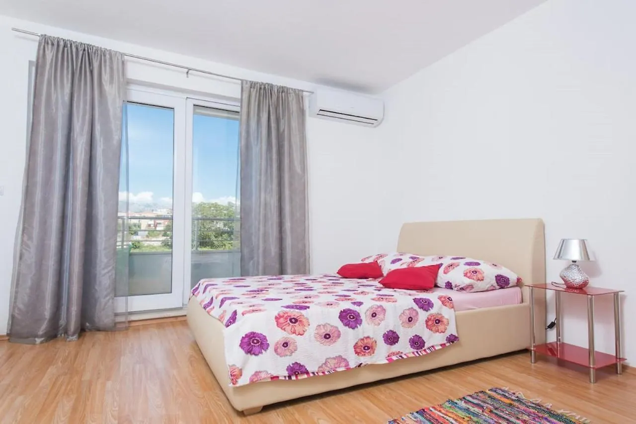 Apartments Dzeki Split