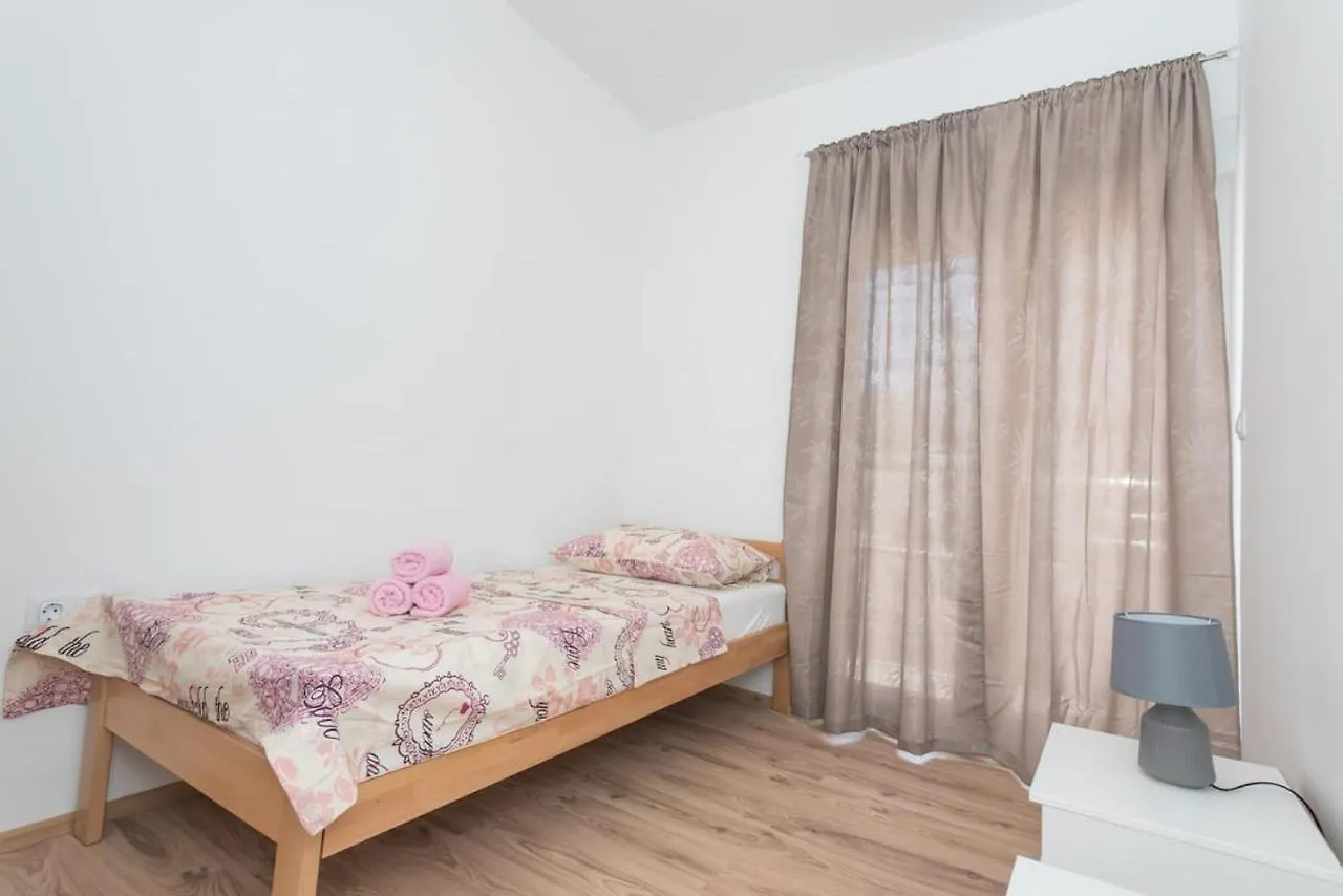 Apartments Dzeki Split